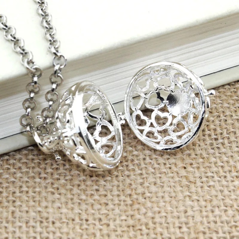 Hollow Star Pendant - Image 2