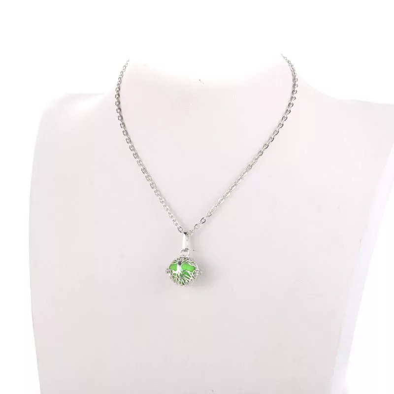 Hollow Star Pendant - Image 3